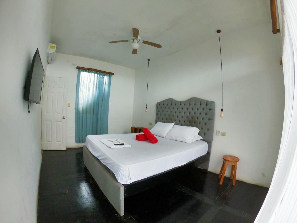 Kiwi Suites Hostel Монтаньїта Екстер'єр фото