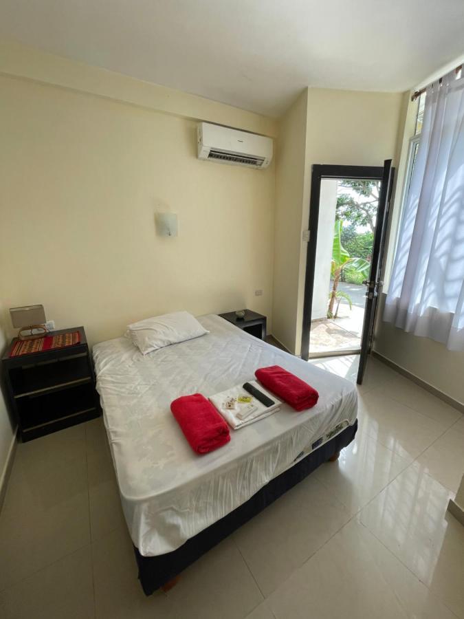 Kiwi Suites Hostel Монтаньїта Екстер'єр фото
