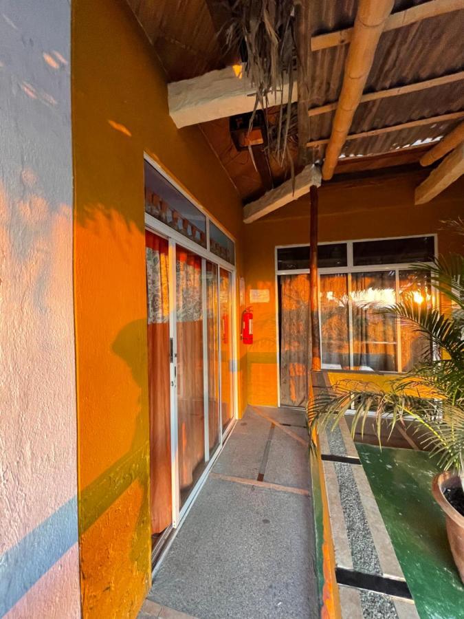 Kiwi Suites Hostel Монтаньїта Екстер'єр фото